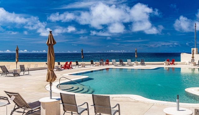 Oceanview Balcony, Pools & Gym Near Marina