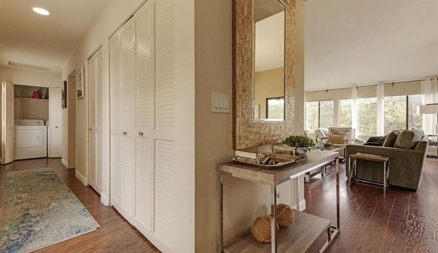 Concourse, Garage and Ocean Views!