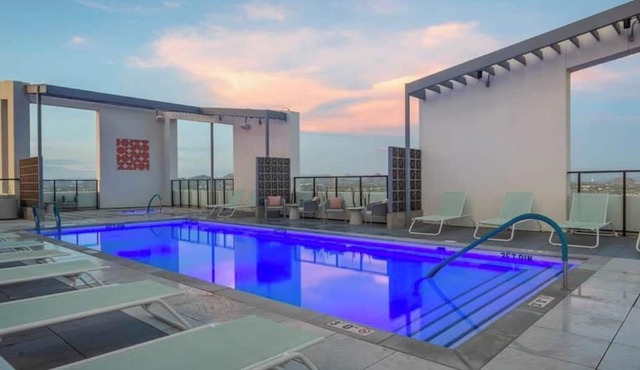 Boulevard Stays Modern Highrise STU Sky Pool, Gym 03