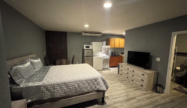 Cozy private Studio in a safe area of Las Vegas with WiFi, AC in Las Vegas