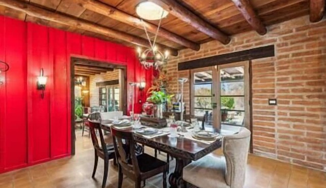 "Scarritt House" Double Luxe Bedroom for 4 people