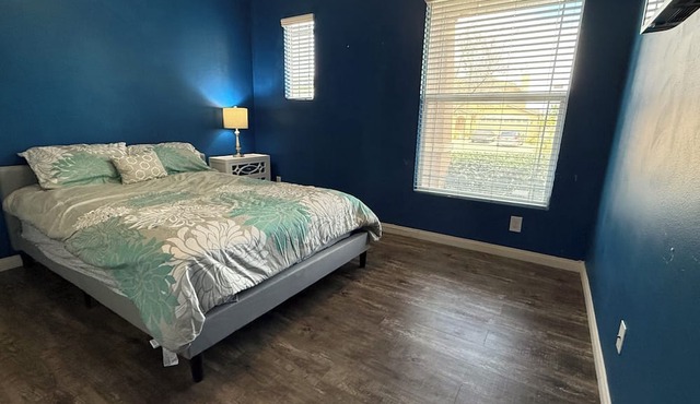 3-bedroom house in charming Moreno Valley with WiFi, AC. Fully furnished.