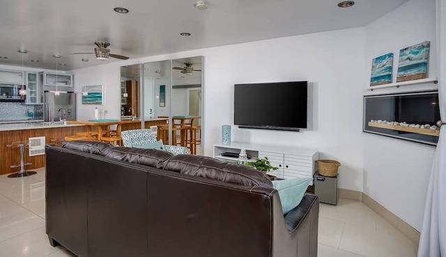Luxury Breakwater Beach Pad D110