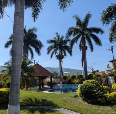 Villa Lafmar Cuernavaca con alberca y jardín
