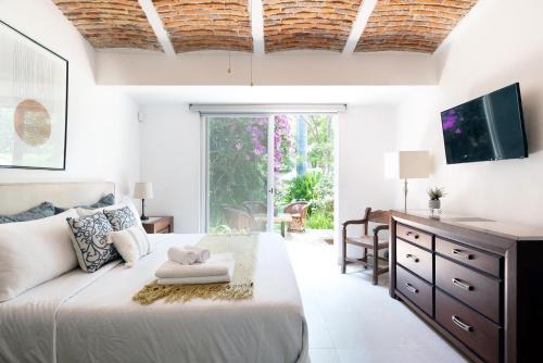 ANANA Villa Cristy 3BR Ajijic with Pool & Hot Tub