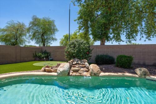Arizona Desert Oasis w Heated Pool