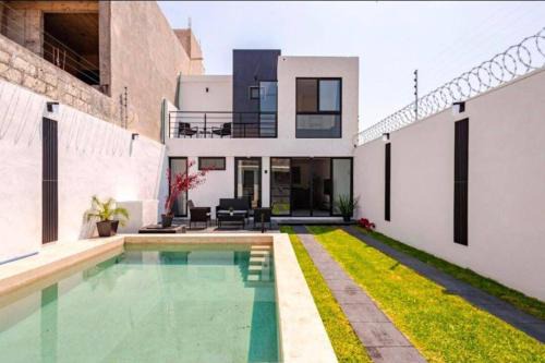 Casa en Tlayacapan con Alberca y Jardin