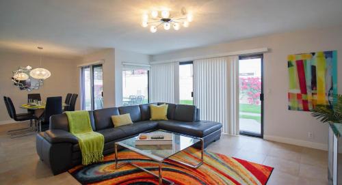 Desert Condo w Pool Tennis & Spa Access