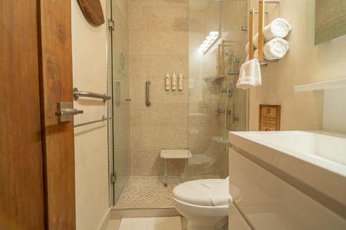 Balam Deluxe Queen