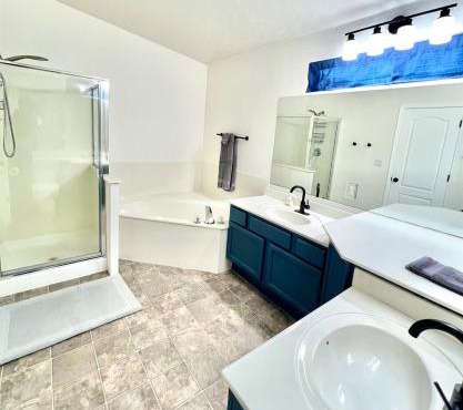 Large Prescott Home w3-car Garage Central & Quiet