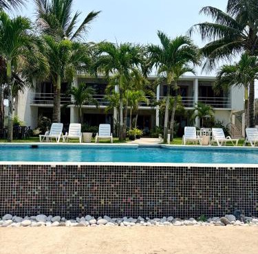 Hotel Lunazul In Costa Esmeralda