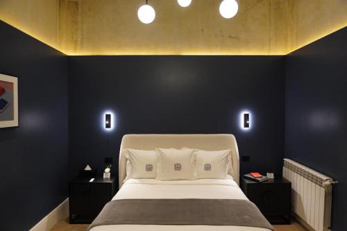 Por los Siglos de los Siglos Hotel