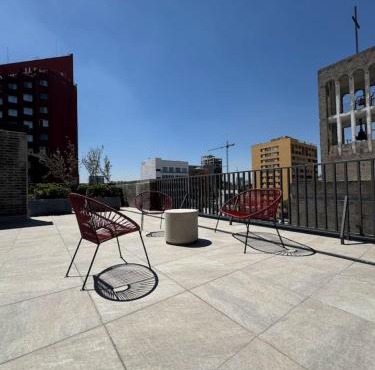 Modern apt in Col Americana
