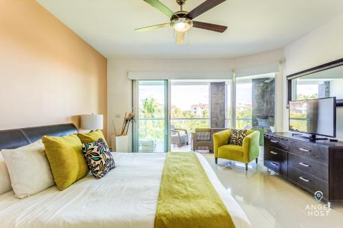 Luxury Condos at Mareazul Beachfront Complex with Resort-Style Amenities
