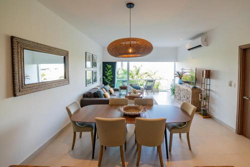 87978 DELUXE and unique 3BR condo by The Harbor, Via Montejo
