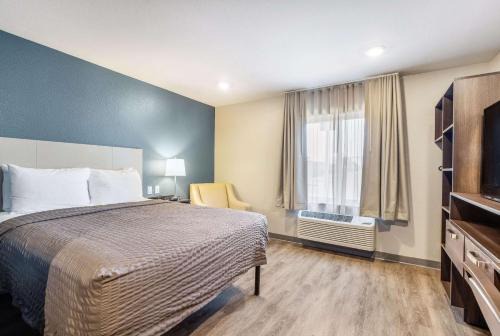 WoodSpring Suites Colton