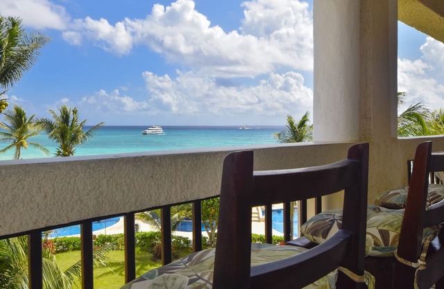 Great Rates at Xaman Ha Oceanfront 2 Brdm 7206